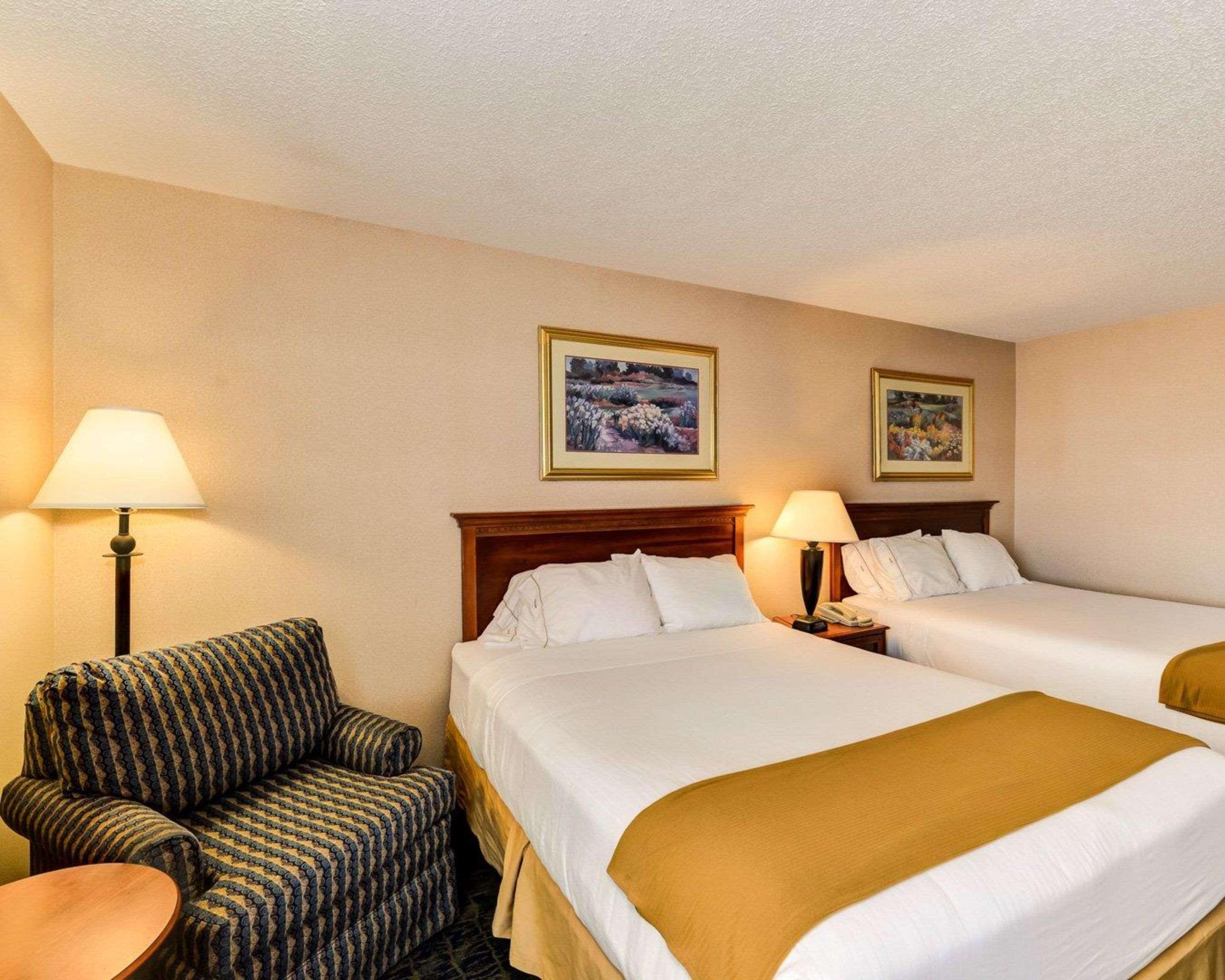 Quality Inn Spring Mills - Martinsburg North Экстерьер фото