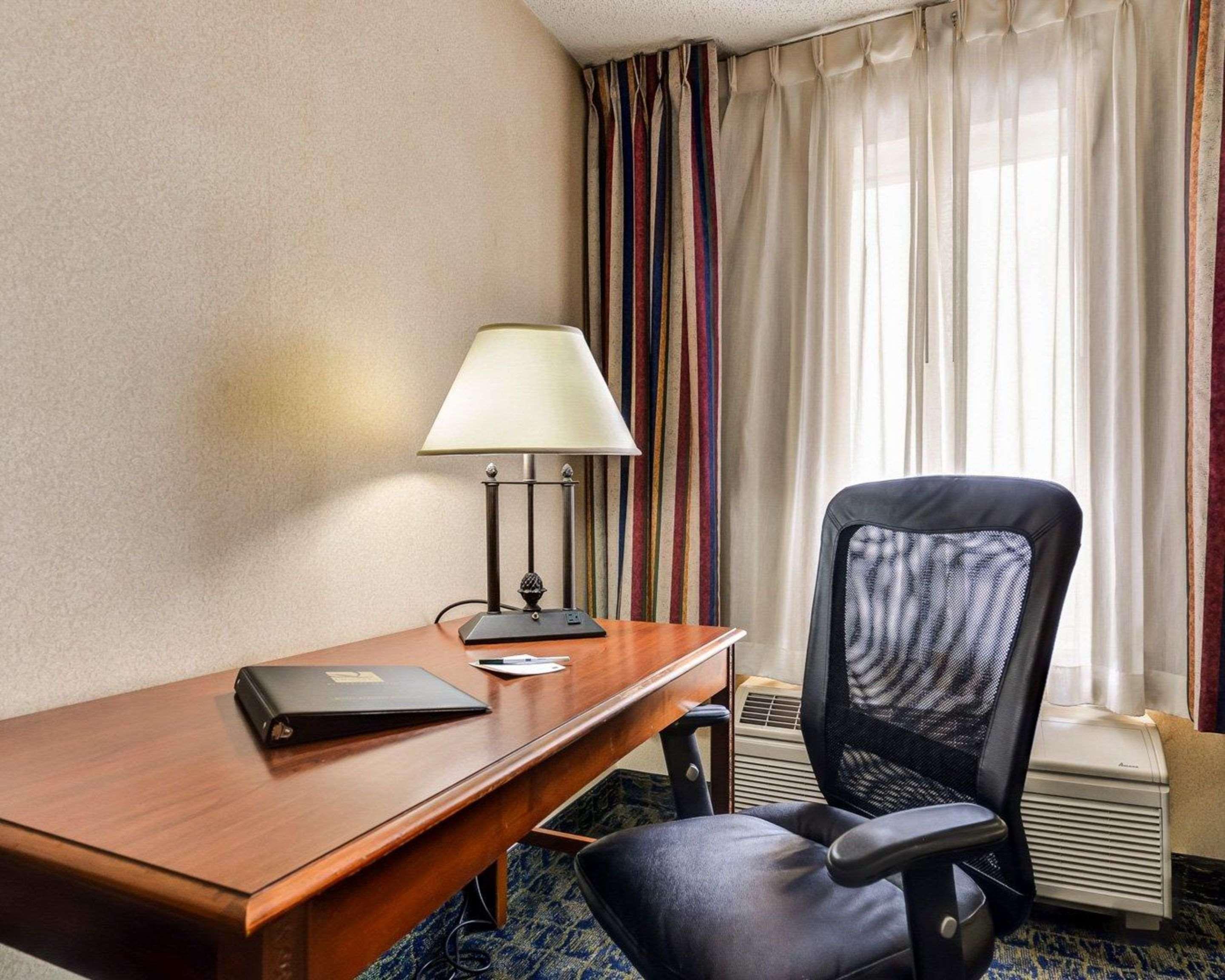 Quality Inn Spring Mills - Martinsburg North Экстерьер фото