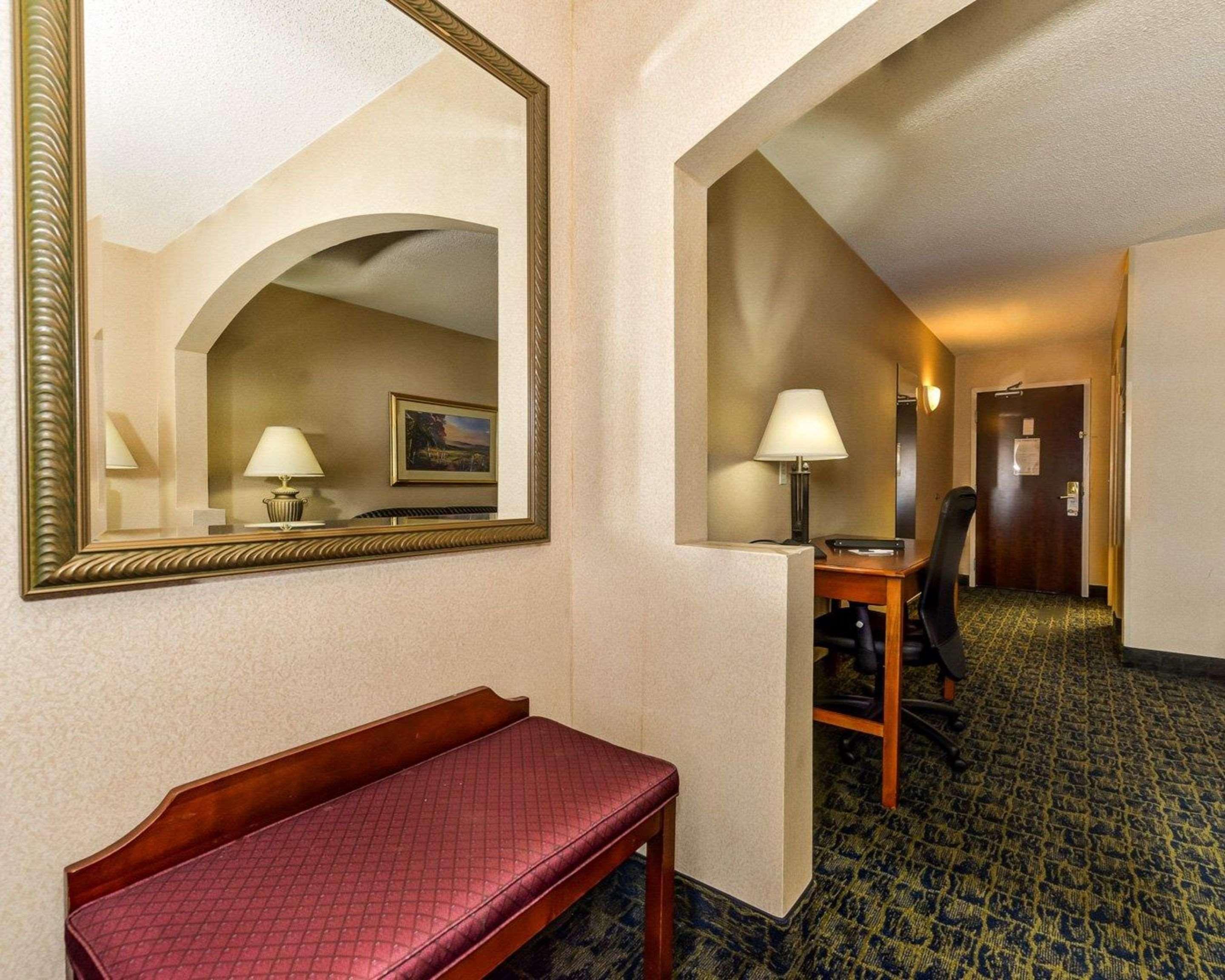 Quality Inn Spring Mills - Martinsburg North Экстерьер фото