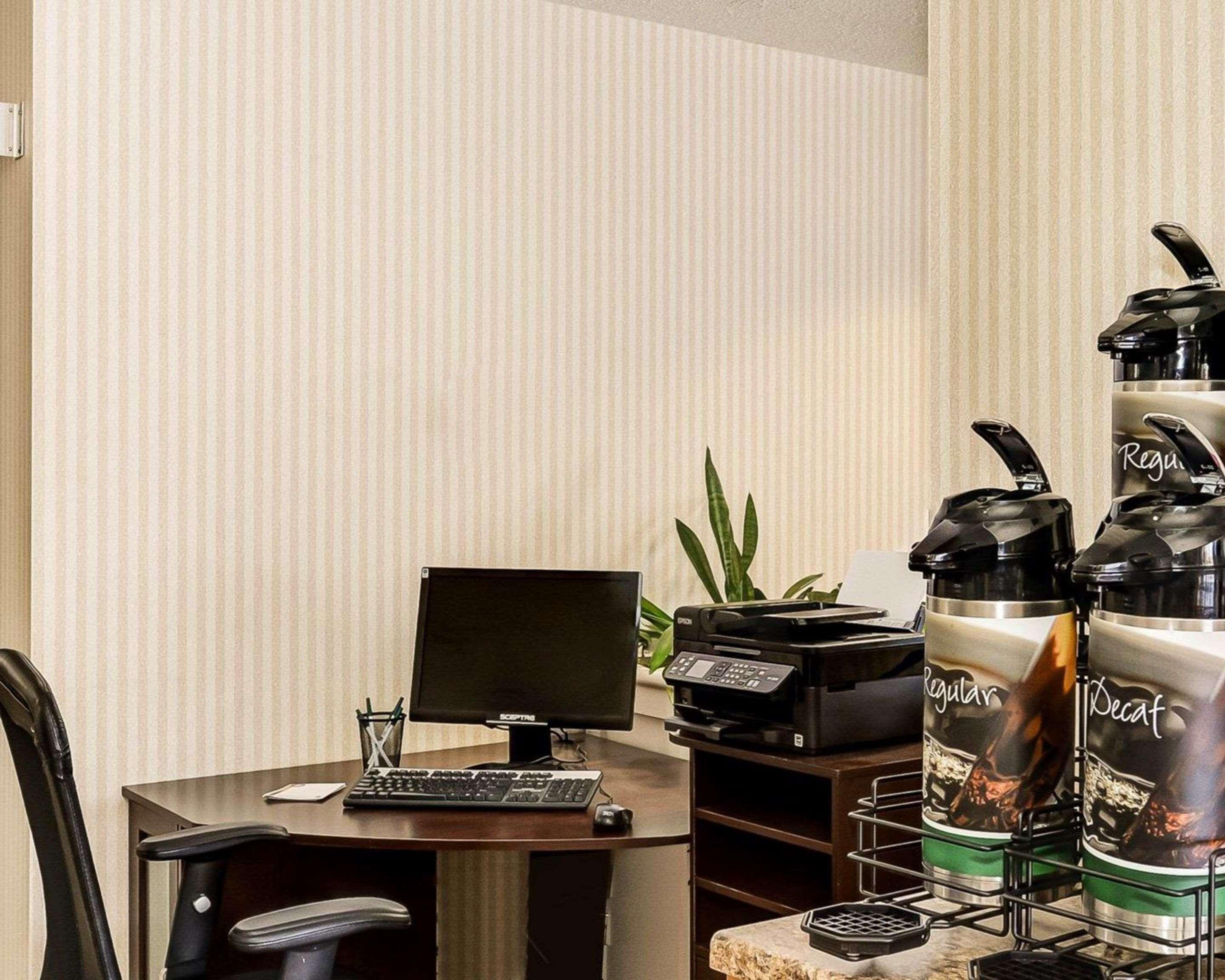 Quality Inn Spring Mills - Martinsburg North Экстерьер фото