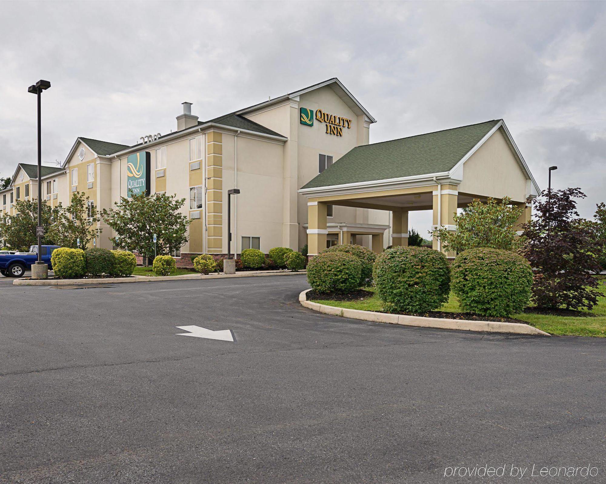 Quality Inn Spring Mills - Martinsburg North Экстерьер фото